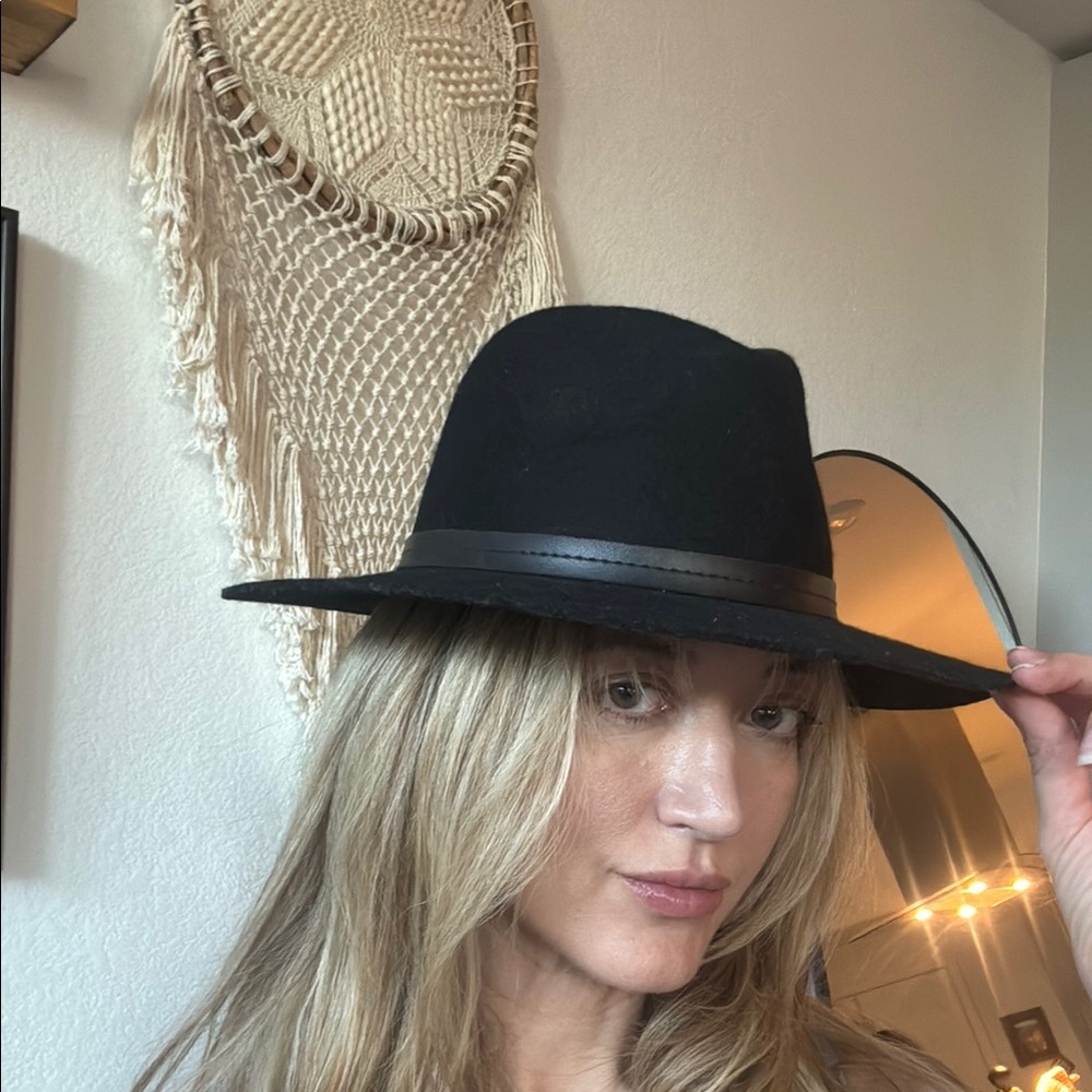 100% Wool Black Wide-Brim Fedora Hat - Classic Women's Accessory